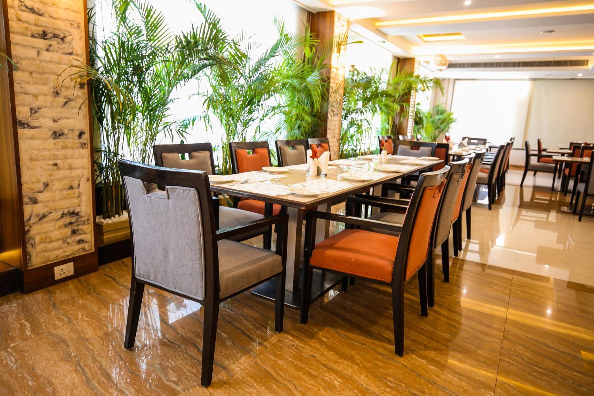 Pristine Hotel, Varanasi — Photos 1