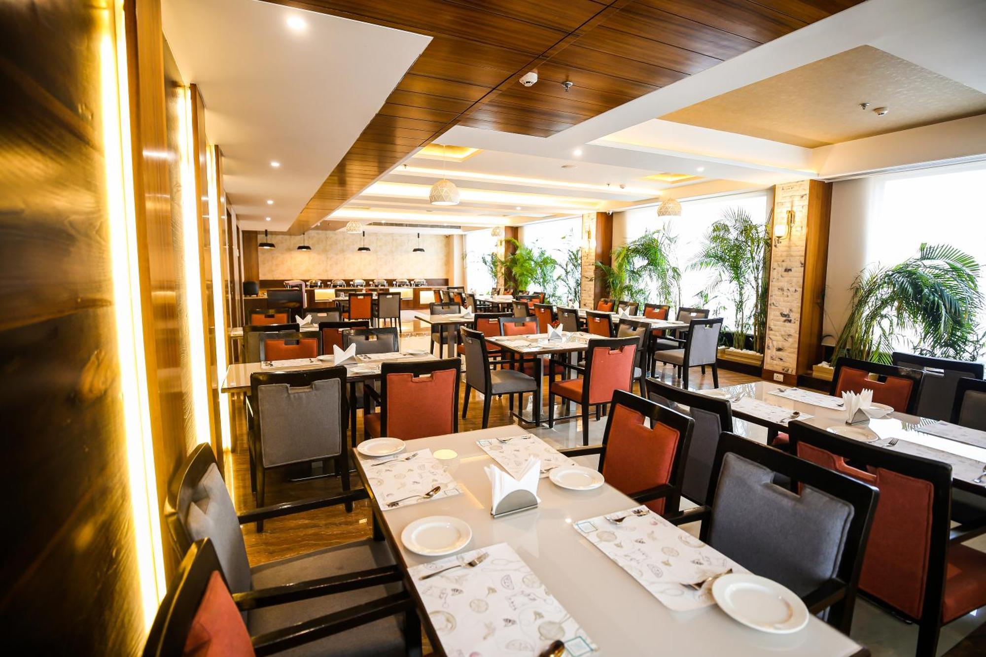Pristine Hotel, Varanasi, Varanasi